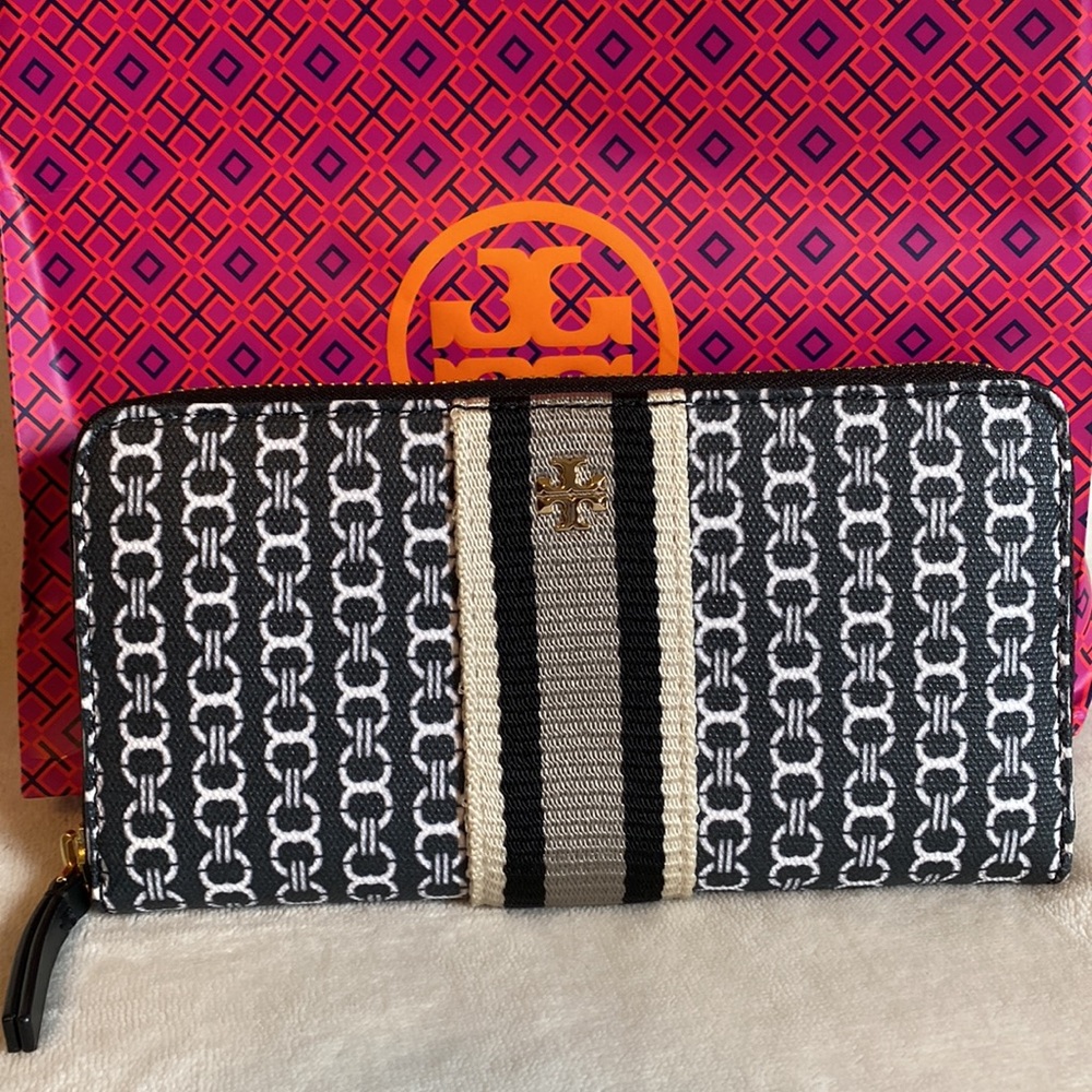 Tory Burch Gemini Link Canvas Continental Zip Wallet.